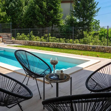 Awesome In With Swimming Pool Holiday home *