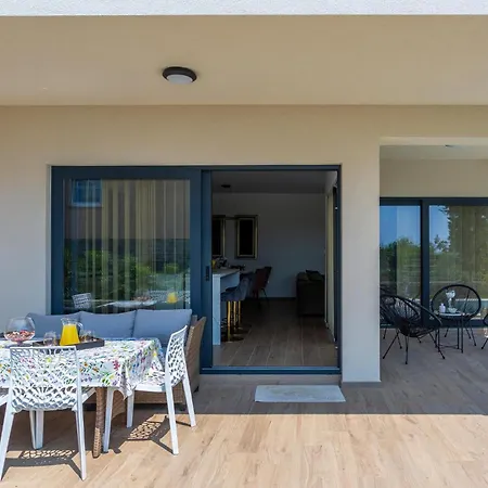 Awesome In With Swimming Pool Holiday home