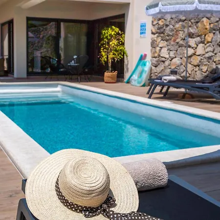 Awesome In With Swimming Pool Holiday home *